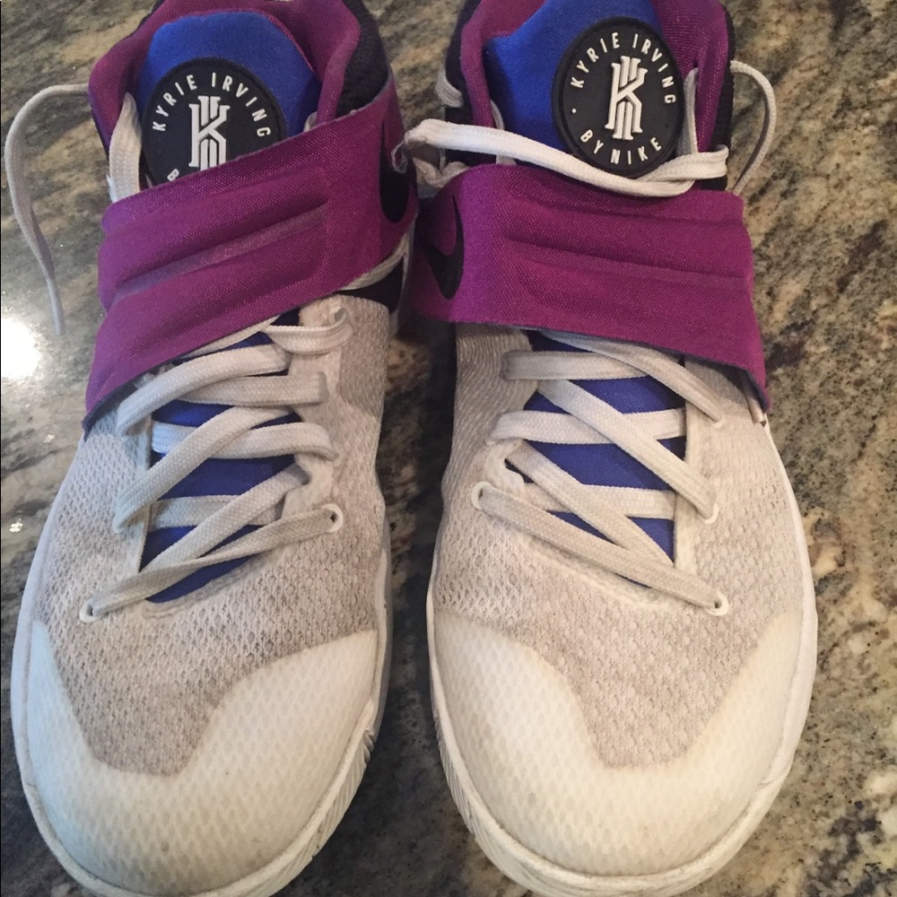 Kyrie Irving basketball shoe